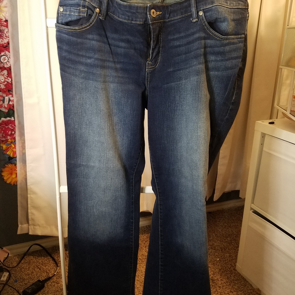 Torrid Slim Bootcut Medium Distressed Wash sz 20R